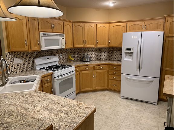 4th image of 1106 Blackbird Dr SW