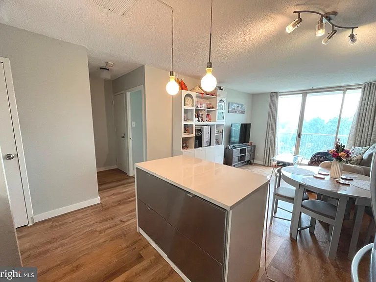 2500 N Van Dorn St #1020 — Photo 10