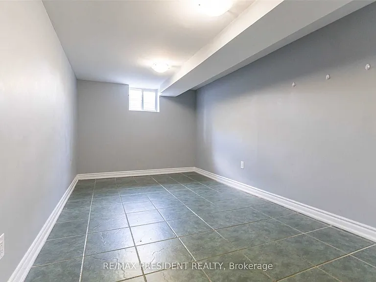 17 Manitou Cres #BASEMENT — Photo 5