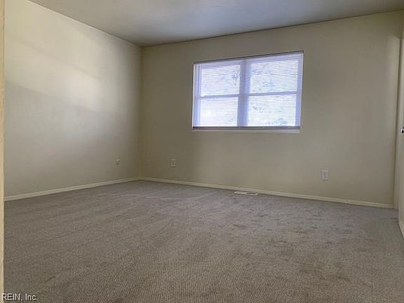 3rd image of 837 Saint Denis Ct