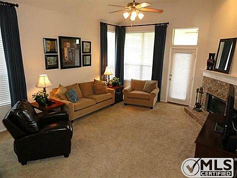 BIG, OPEN living space with great views of HUGE backyard! Gas lo