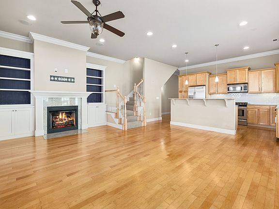 3rd image of 2487 Frontier Elm Dr