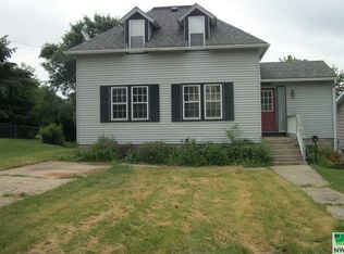 634 N 1st St, Cherokee, IA 51012