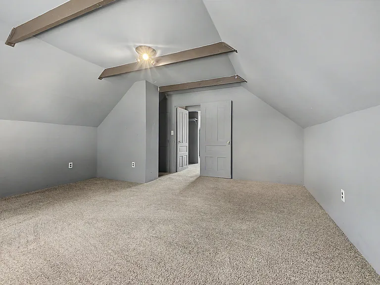 24915 Saint Paul Blvd — Photo 13