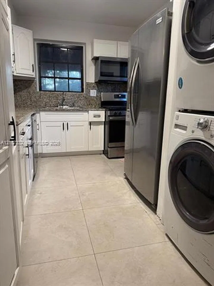 164 Navajo St # 164, Miami Springs, FL 33166 — Photo 1