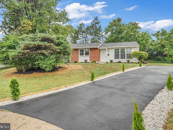 3rd image of 4810 Wilby Ct