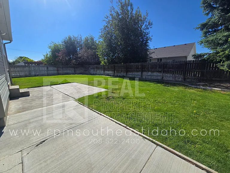 149 Leesburg Ln — Photo 10