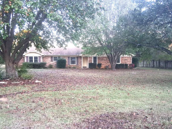 904 Pine Meadow Dr, Texarkana, TX 75503