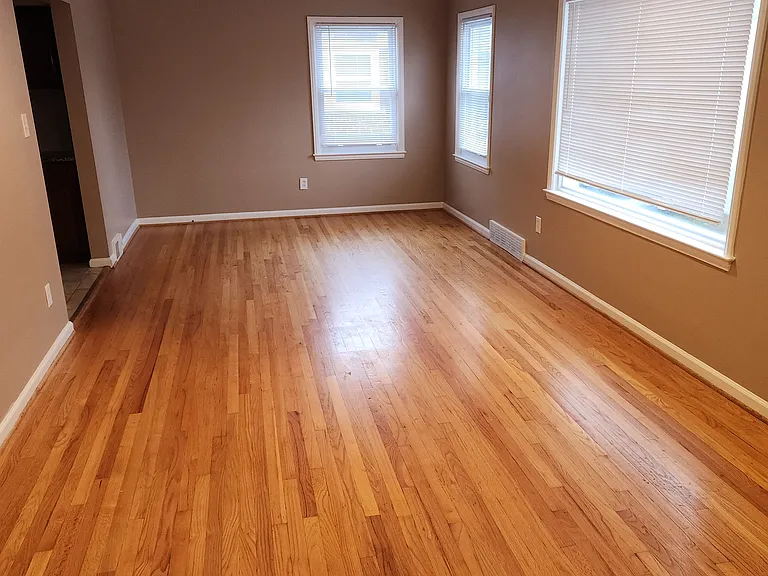 24360 Gardner Ave — Photo 7