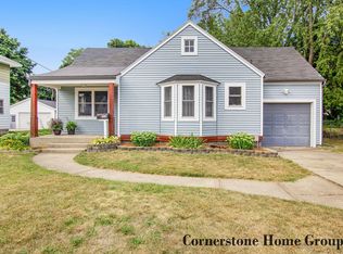 111 Montebello St SE, Kentwood, MI 49548