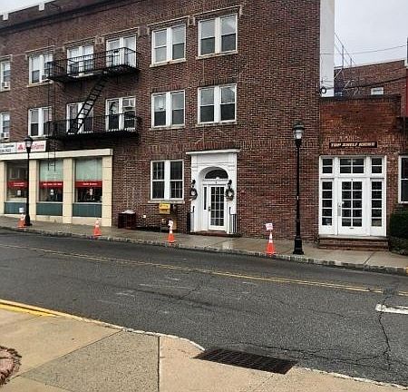 3rd image of 4 Provost Sq #5
