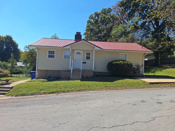 114 Gorgas Ln, Oak Ridge, TN 37830