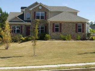 906 Golden Meadows Ln, Loganville, GA 30052