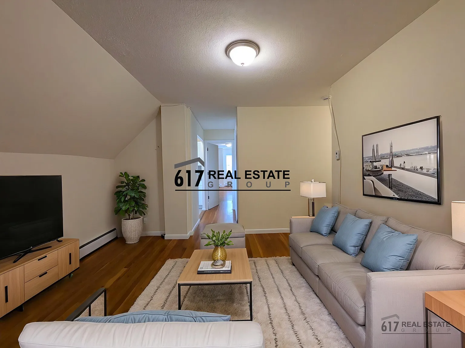 2 bed, 800 sqft, $2,500 — Photo 1