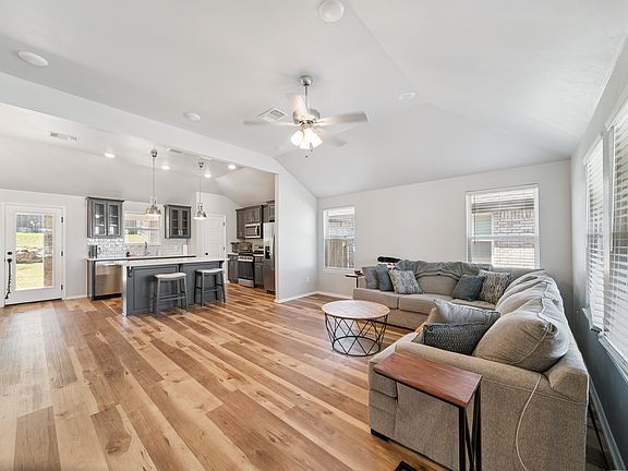 4th image of 1216 S Autry St