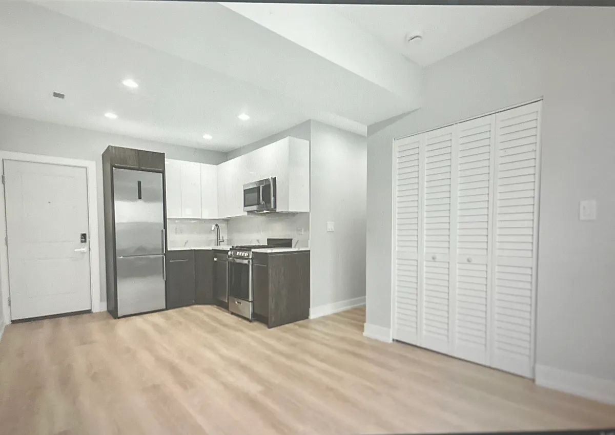 Building Photo - 1552.5 W Juneway Ter #2S