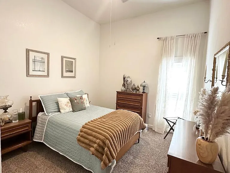 2513 Noel Ave — Photo 11