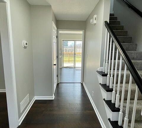 5th image of 145 Rolling Oaks Dr