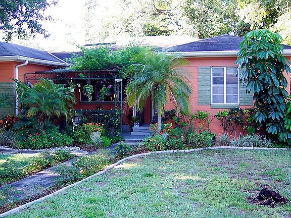 2nd image of 840 37th Ave N