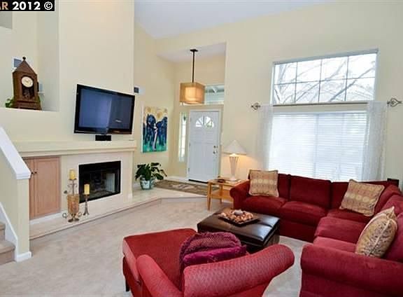 2nd image of 262 Promenade Ln