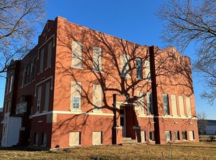 204 E Spruce St, Western, NE 68464