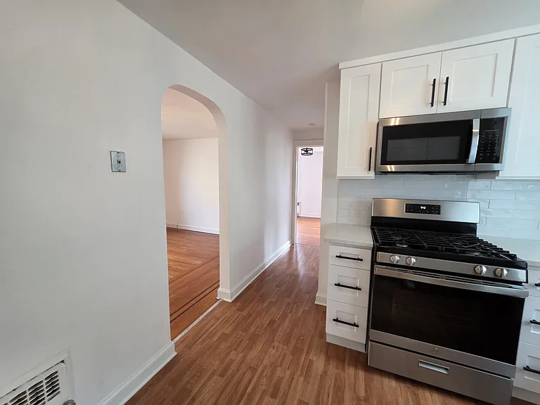 21 Stein Ave #2 — Photo 5