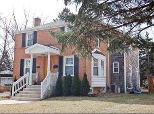 24 Iroquois Dr, Clarendon Hills, IL 60514