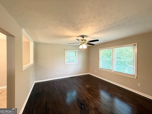 3rd image of 3169 Pennington Cir SW