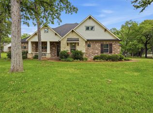 1107 Kiowa Dr E, Lake Kiowa, TX 76240