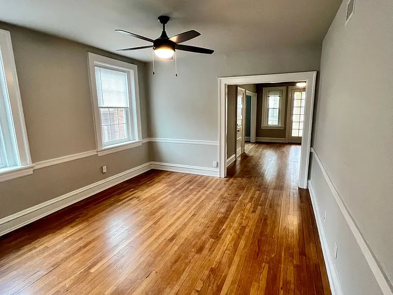 402 N Sheppard St — Photo 12
