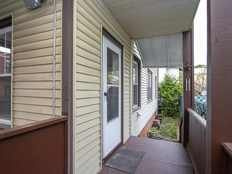 8 Ivy Ave #1 — Photo 41