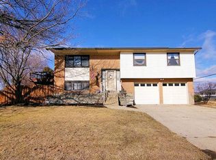 4206 Turf Ln, Cincinnati, OH 45211