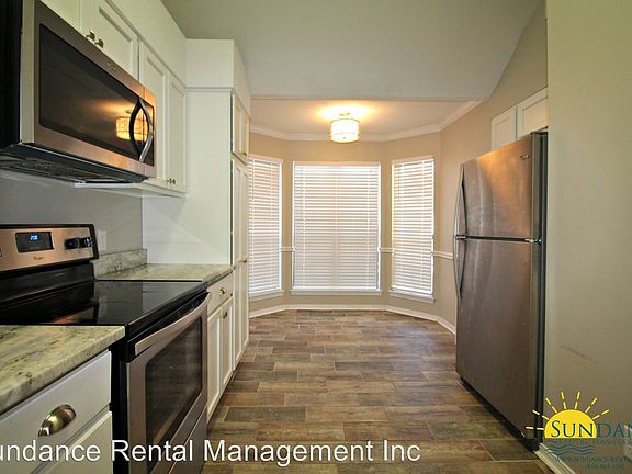 4th image of 504 Woodland Park Cir