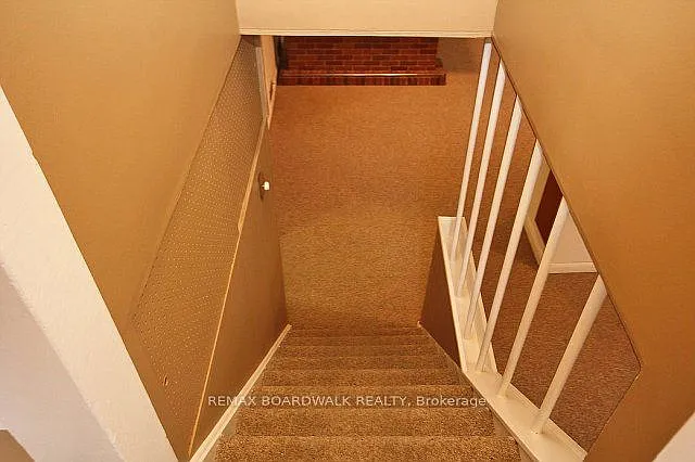 209 Knox Cres — Photo 14
