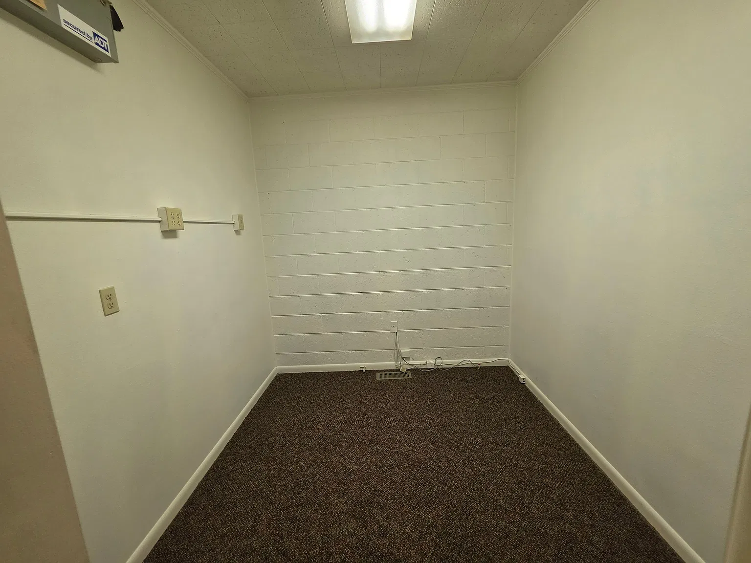 Commercial space, Suite F — Photo 3