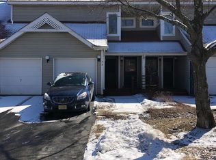 5 Petersburg Ct, Oak Ridge, NJ 07438