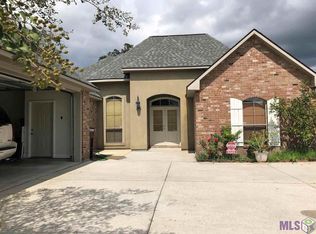 9049 Willow Point Dr, Denham Springs, LA 70726