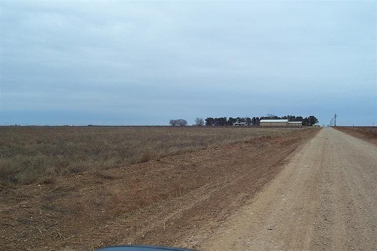 2nd image of 8008 N County Road 2600