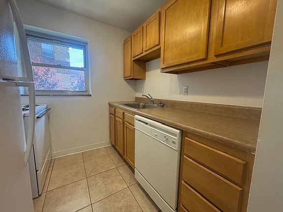 2nd image of 5731 Ellsworth Ave #A1