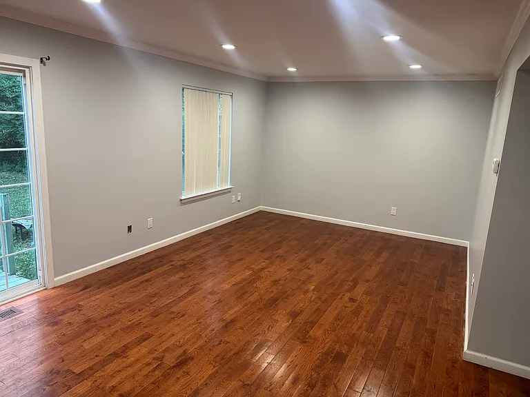 23215 Middlebelt Rd — Photo 4