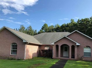 5587 Russell Dr, Milton, FL 32570