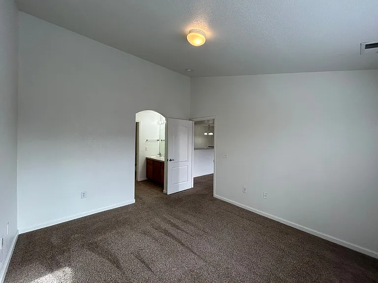 4645 Hahns Peak Dr — Photo 11