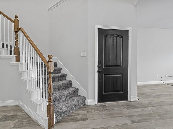 4th image of 708 Amber Dr