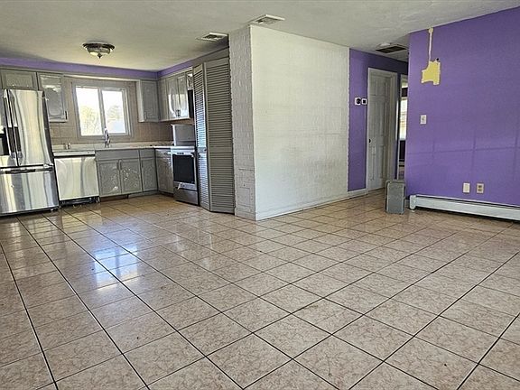 3rd image of 30 Aspen St