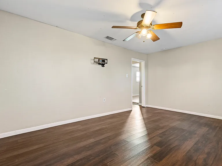 1001 Altamont Dr — Photo 20