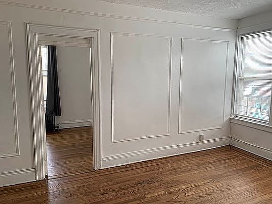 2nd image of 35-46 31st St #3R