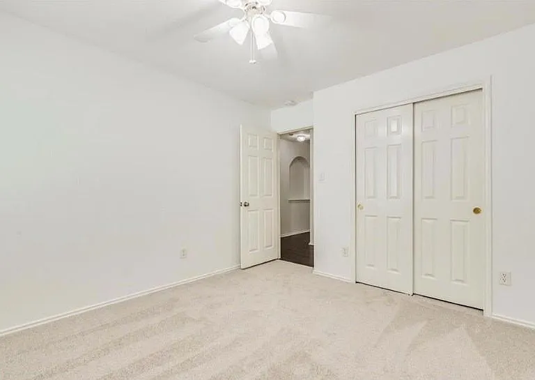 158 Hogan — Photo 19