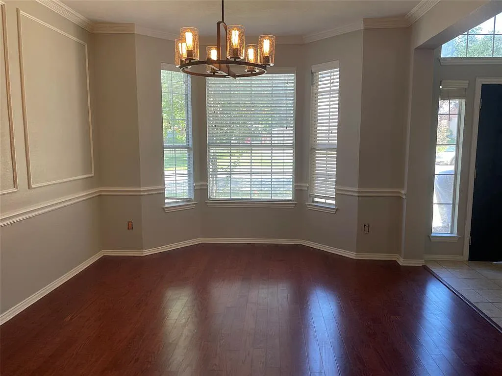 5 bed, 3.0 bath, 3196 sqft, $3,000 — Photo 4