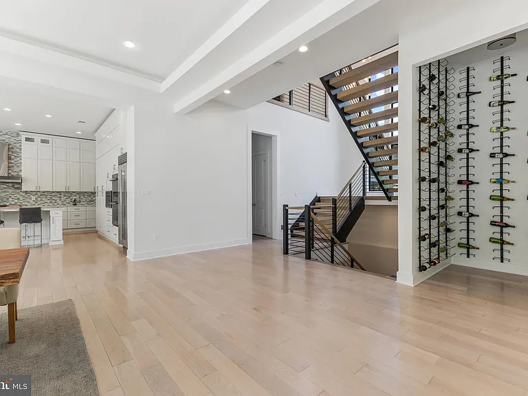 1513 Oakview Dr — Photo 26