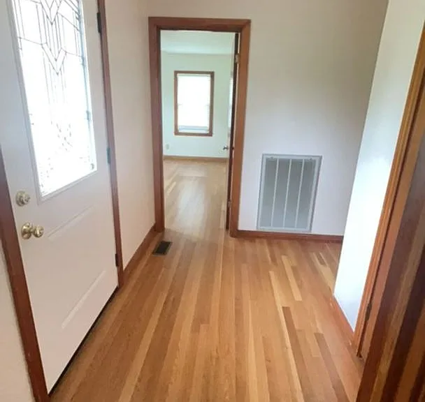 1400 McClung Ave SE — Photo 2